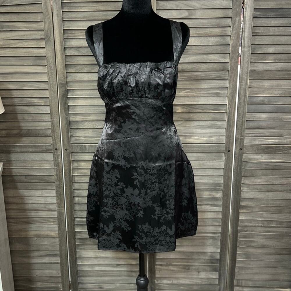 Lulus Black Floral Satin Look Lace Up Mini Dress Medium NWT Corset Back - Picture 2 of 11